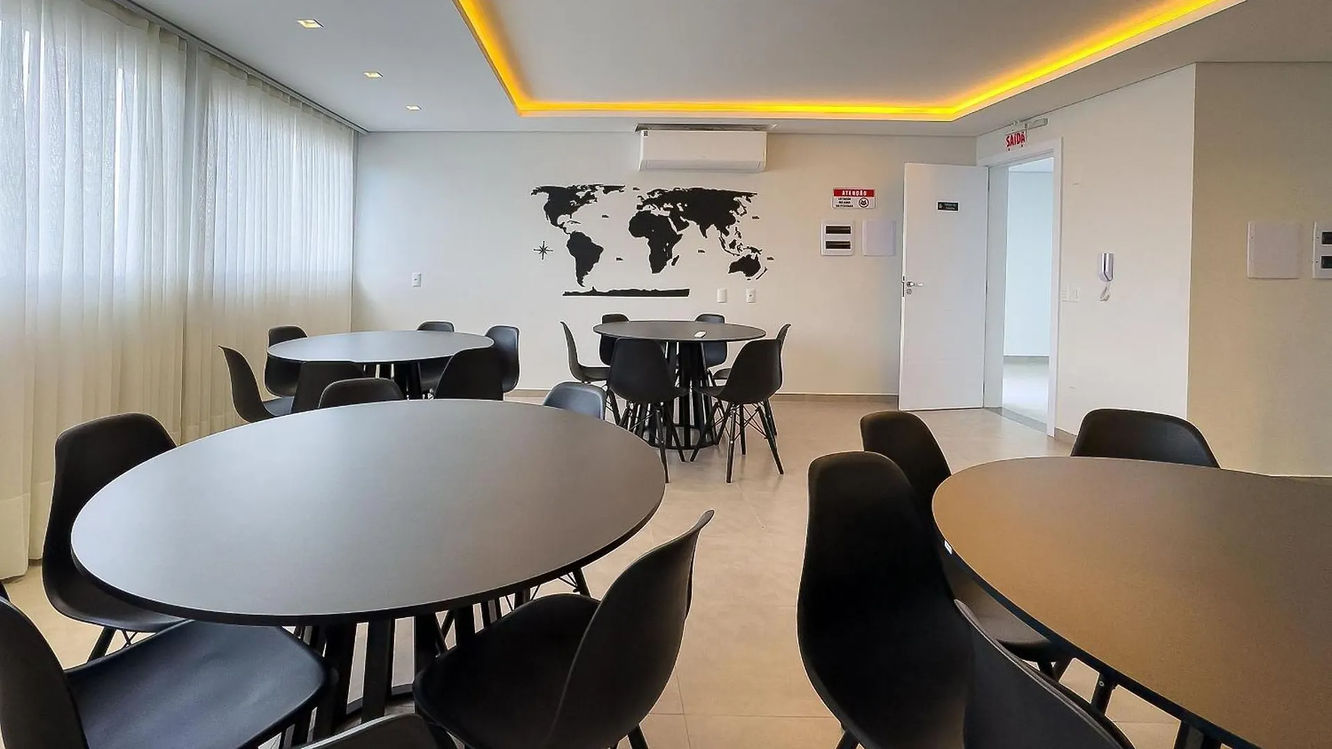 Flat/Studio Excelente Localizacao Em Brusque 0*,  Brasil